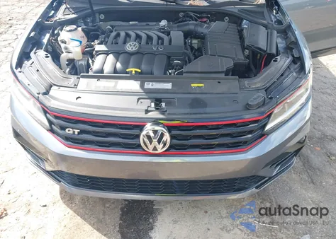 2018 Volkswagen Passat 3.6L V6 Gt z USA, uszkodzony, nr VIN 1VWJM7A3XJC050511